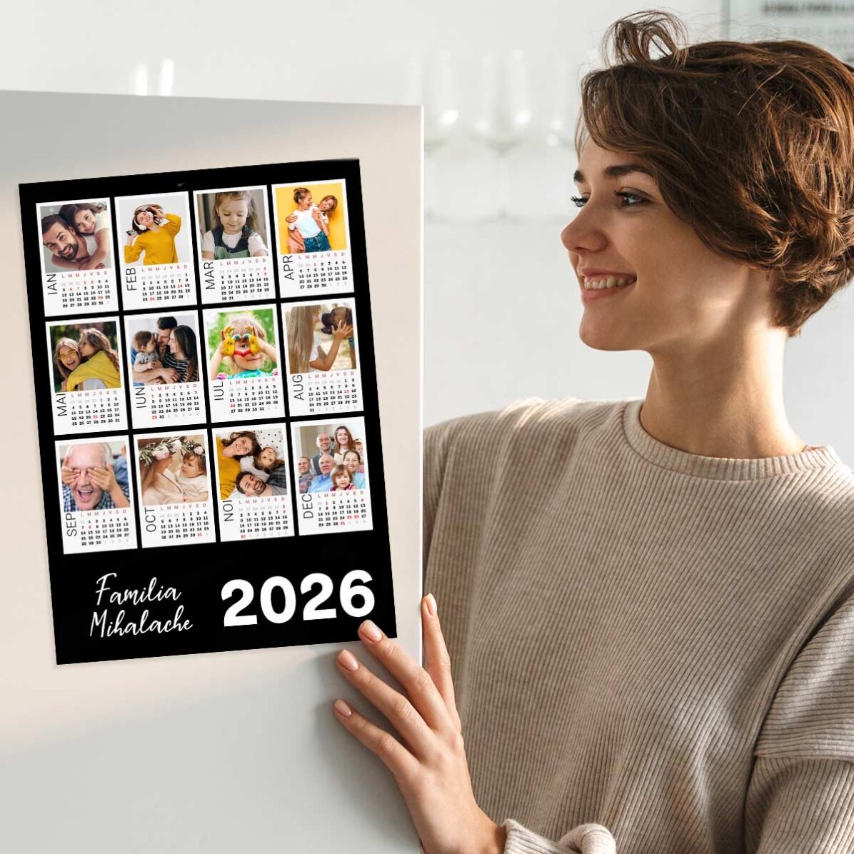 Póster calendario personalizado con 12 fotos Polaroid y fondo de colores