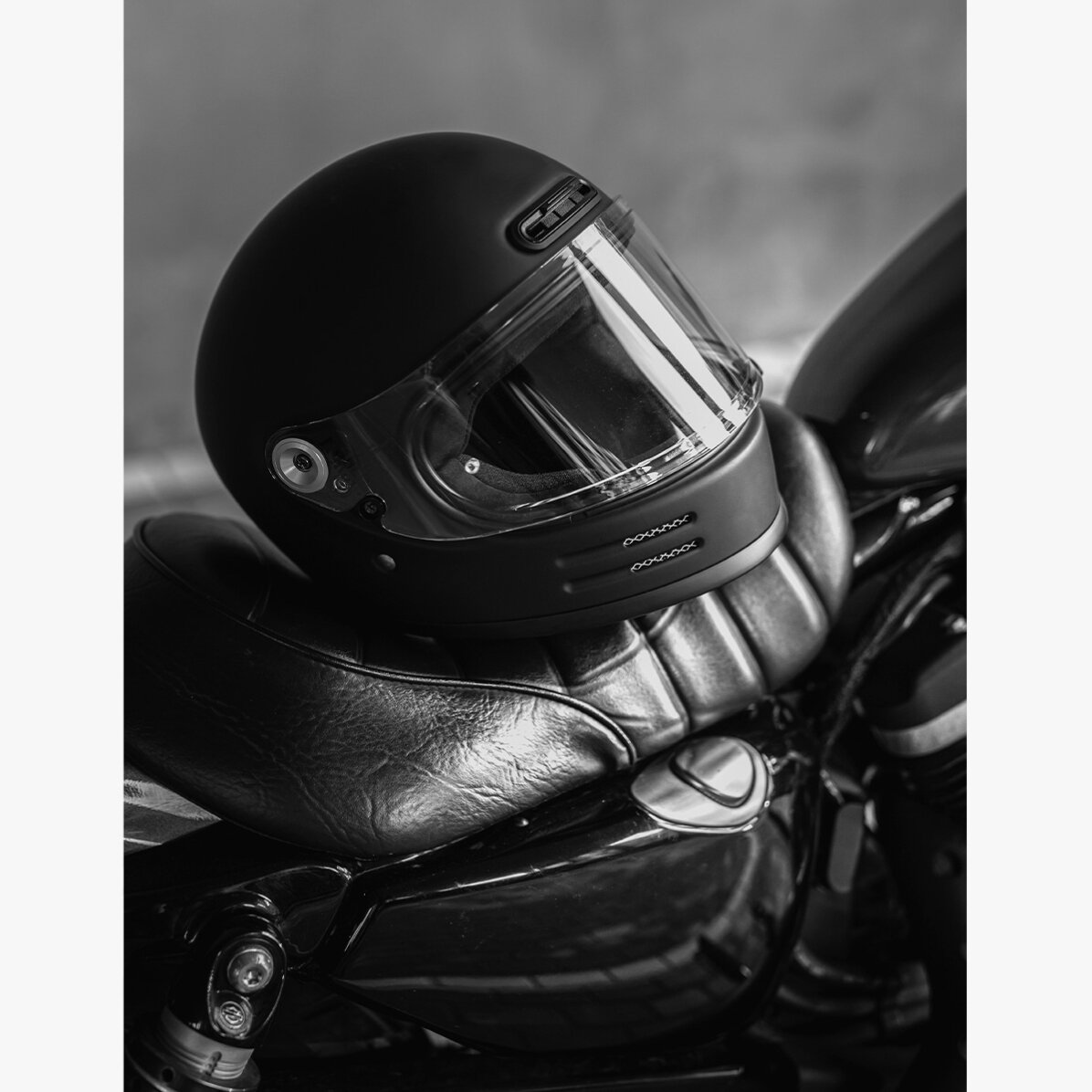 Póster de un casco de motorista