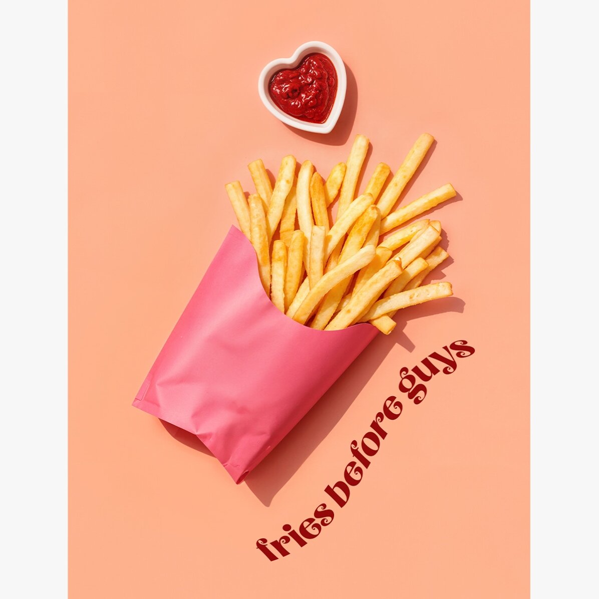 Cartel: «Las patatas fritas antes que los chicos»