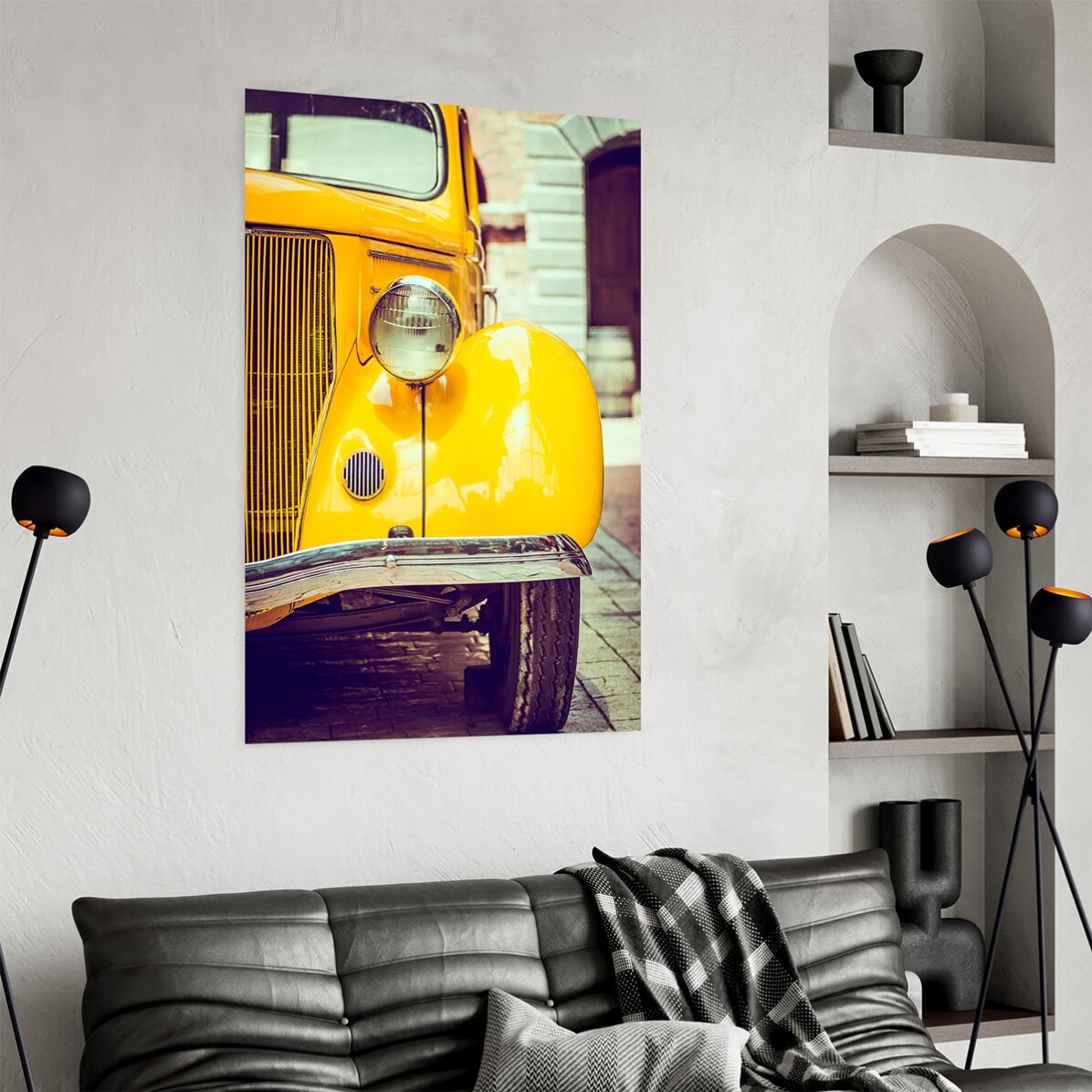 Póster de un coche amarillo vintage
