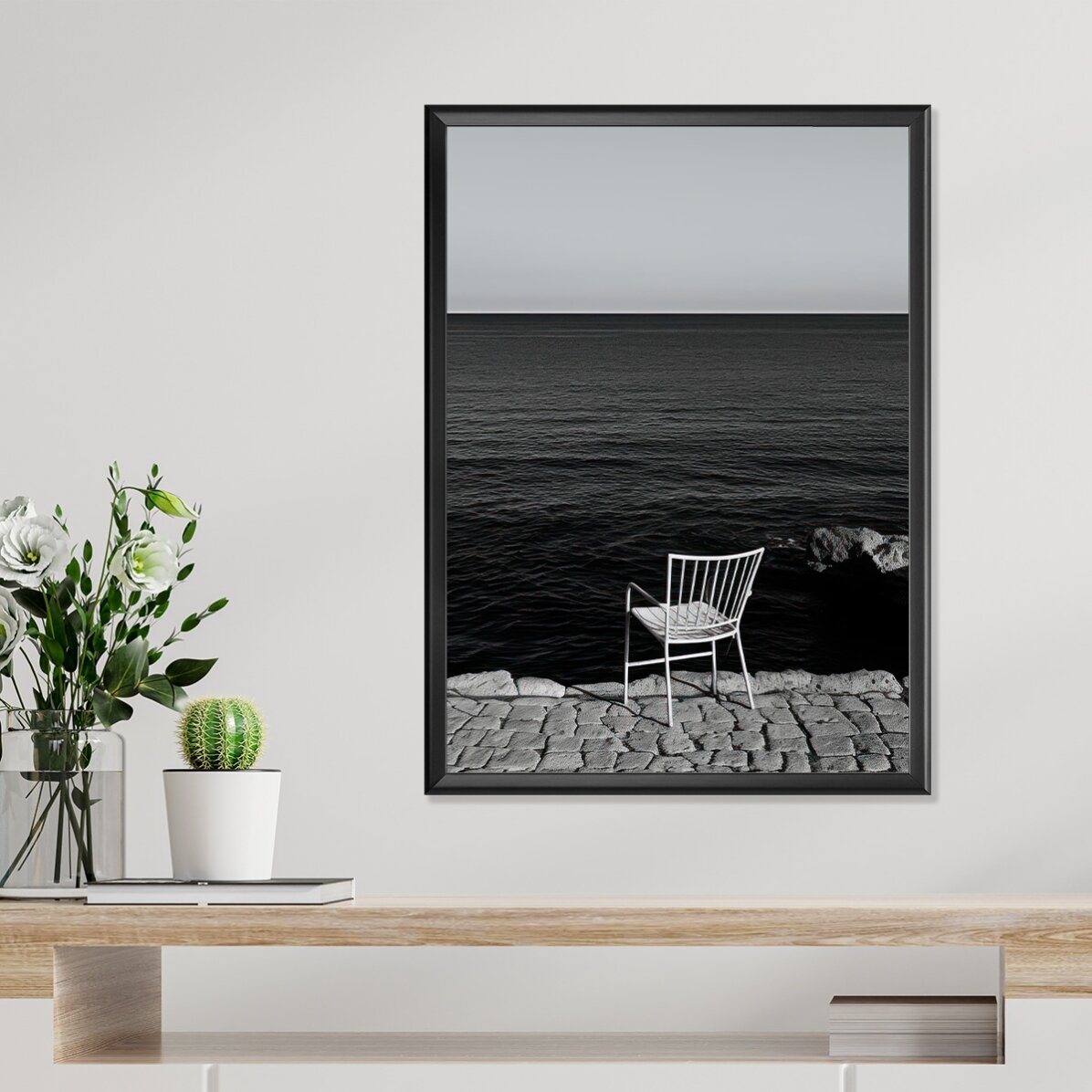 Póster: «Una silla solitaria junto al mar»