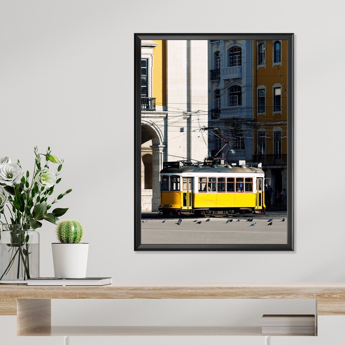 Cartel: Tranvía amarillo en Lisboa, Portugal