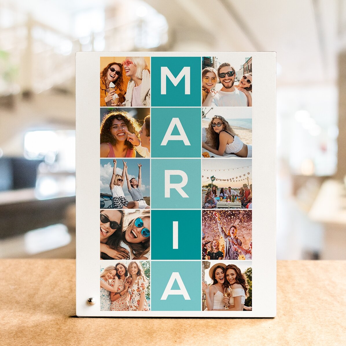 Marco de fotos de escritorio personalizado con 10 fotos y un nombre de 5 letras en vertical