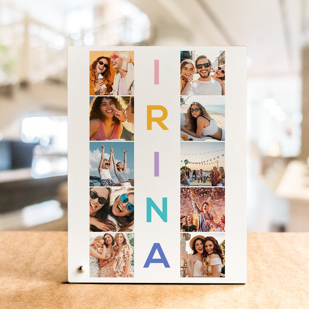Marco de fotos de escritorio personalizado con 10 fotos y un nombre de 5 letras en vertical
