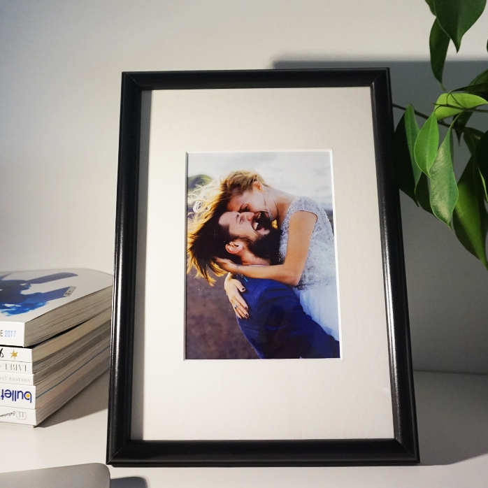 Marco de fotos personalizado con una foto - paspartú A4 vertical