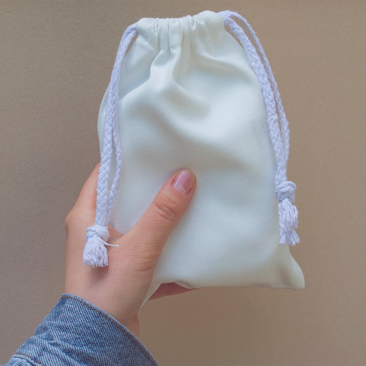 Bolsita pequeña para regalos personalizada con nombre e inicial