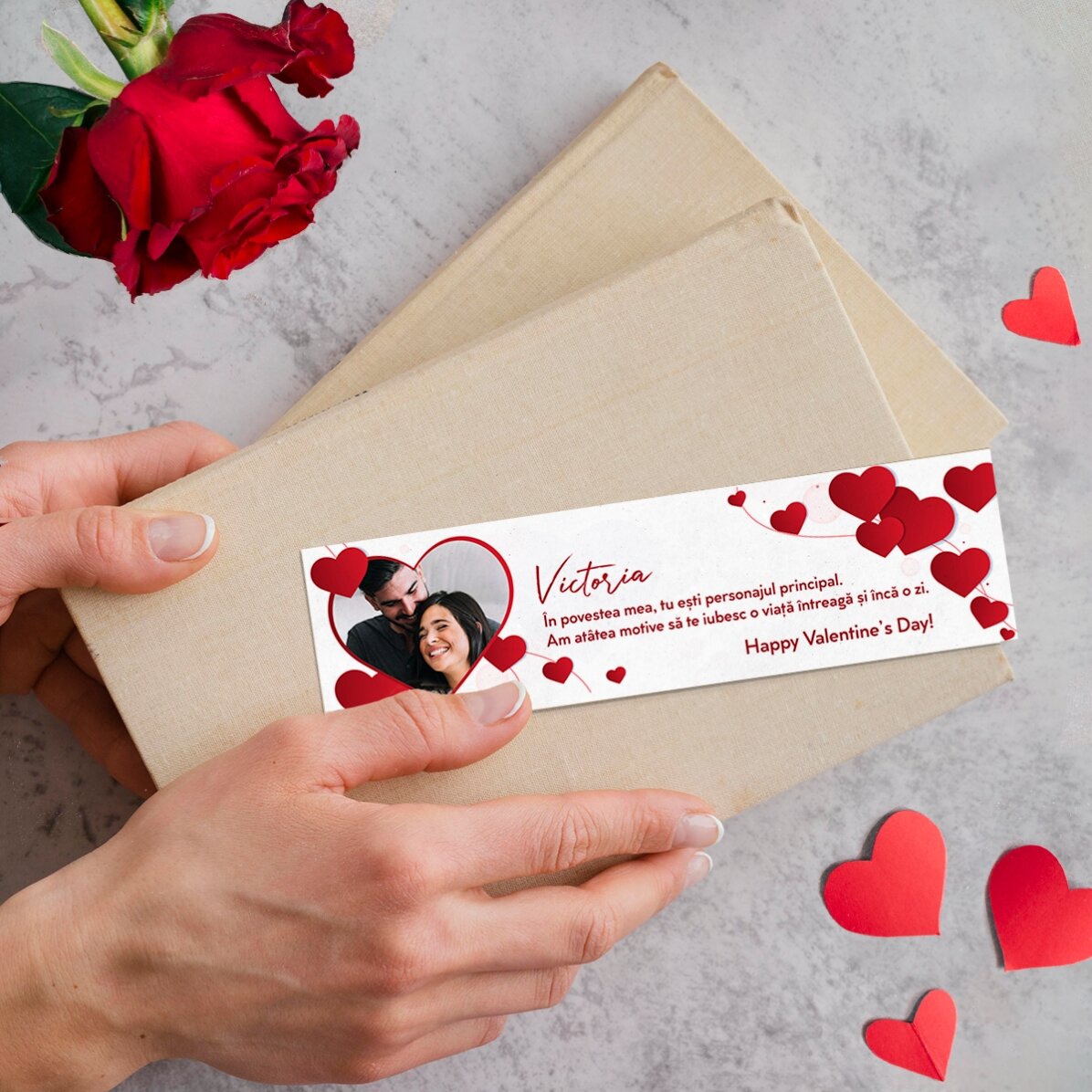 Marcapáginas personalizado con una foto y un mensaje: «Te quiero»