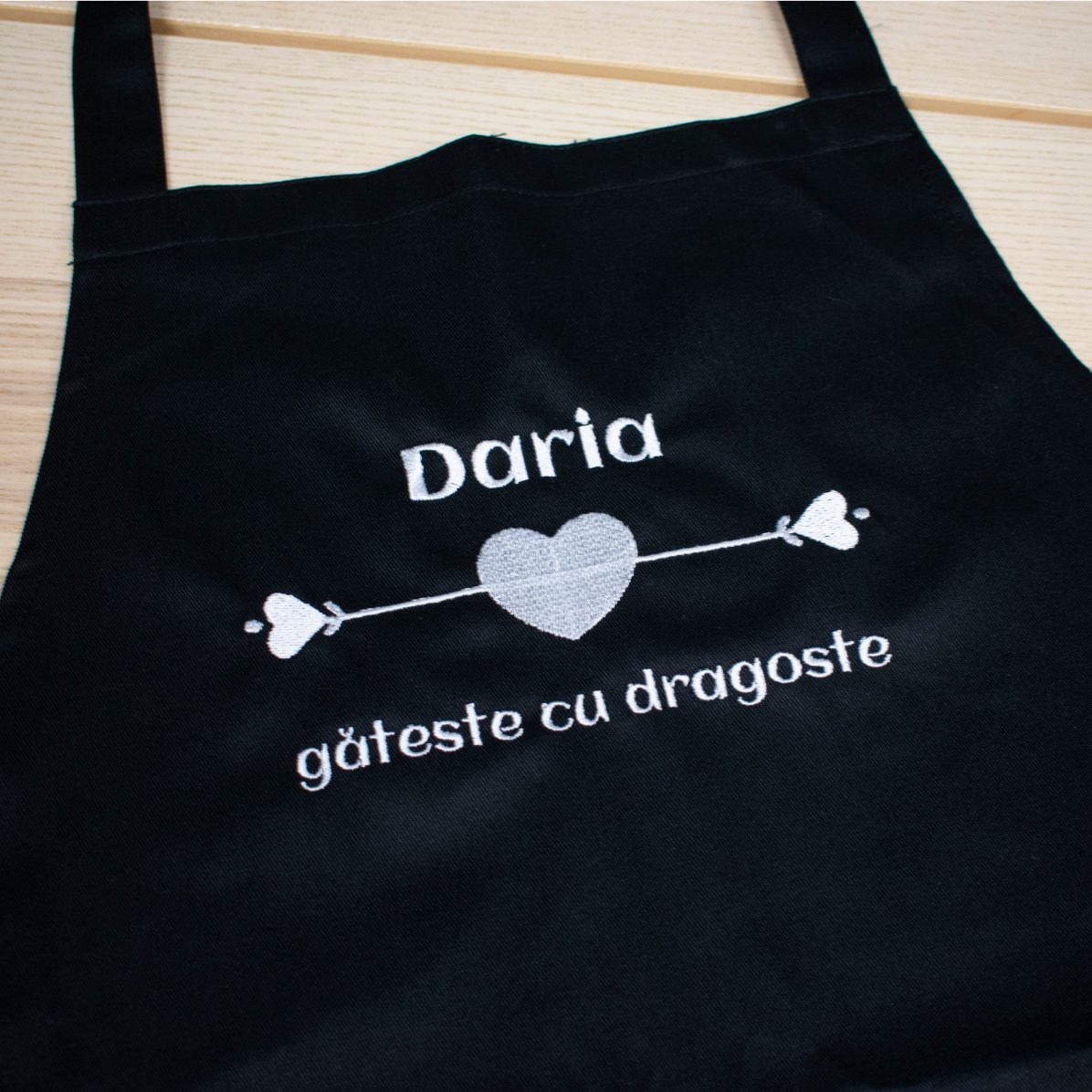 Letrero personalizado con texto: «Cocinamos con amor»