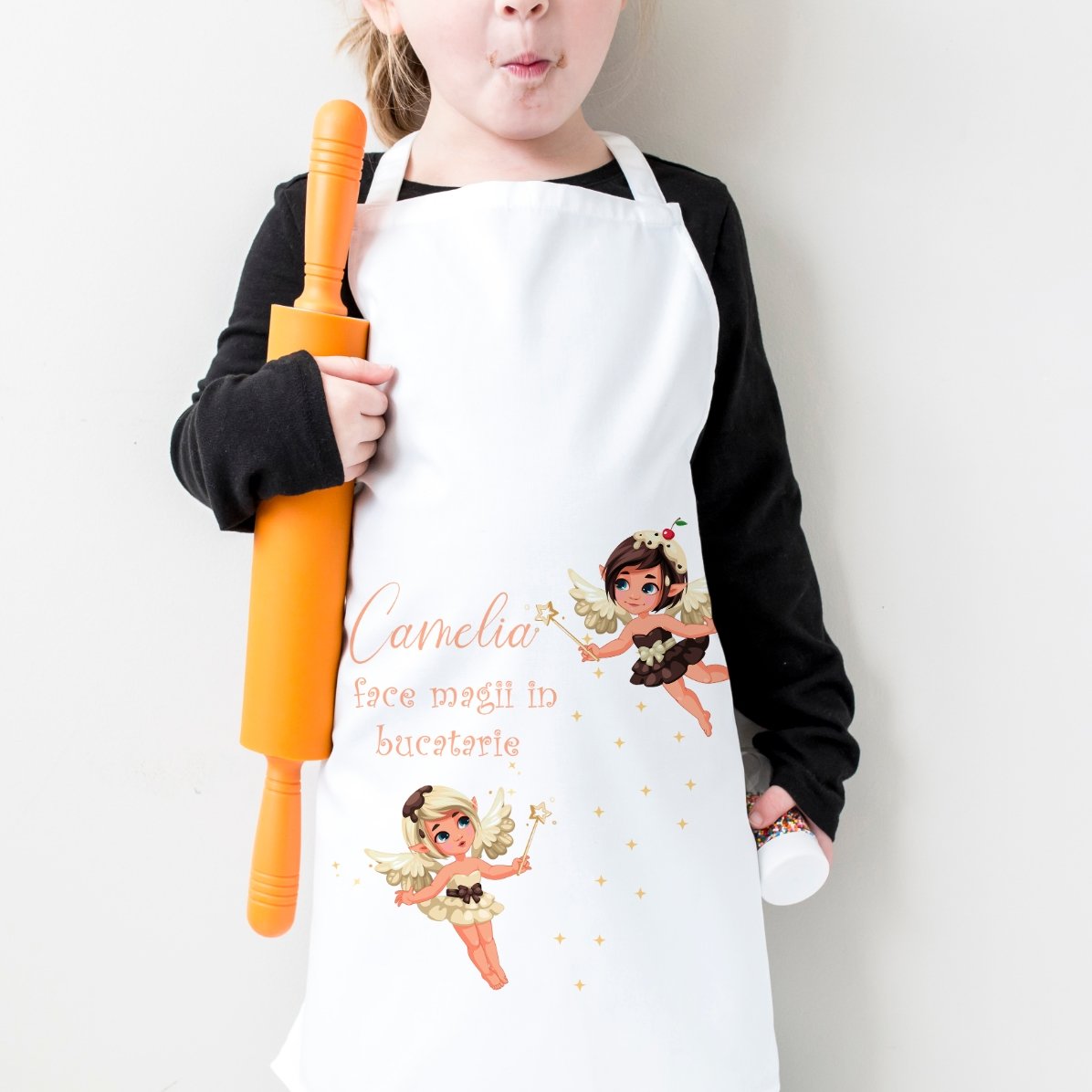 Taza personalizada para niños con texto: «Magia en la cocina»