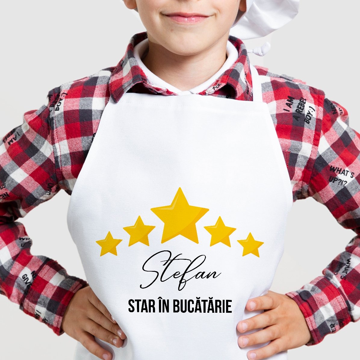 Taza personalizada para niños con texto: «La estrella de la cocina»