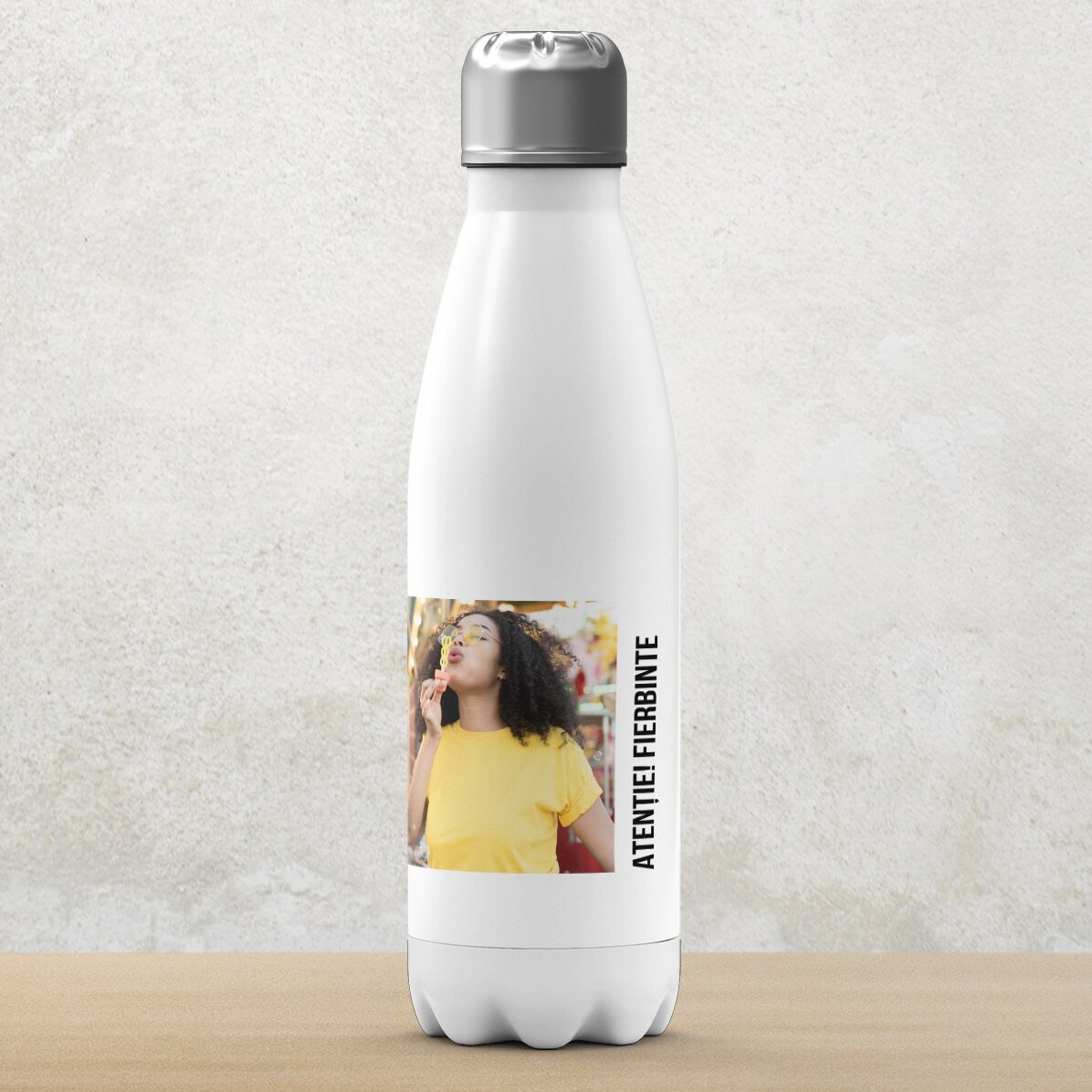 Término con base blanca personalizado con una foto y un texto
