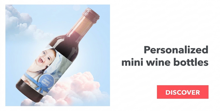 Mini botellas de vino personalizadas para un bautizo