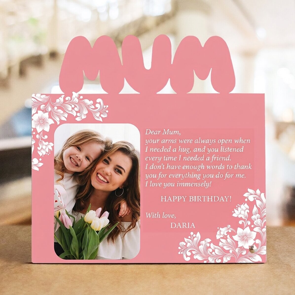 Marco de fotos de escritorio personalizado con foto y texto: ¡Feliz cumpleaños, mamá!