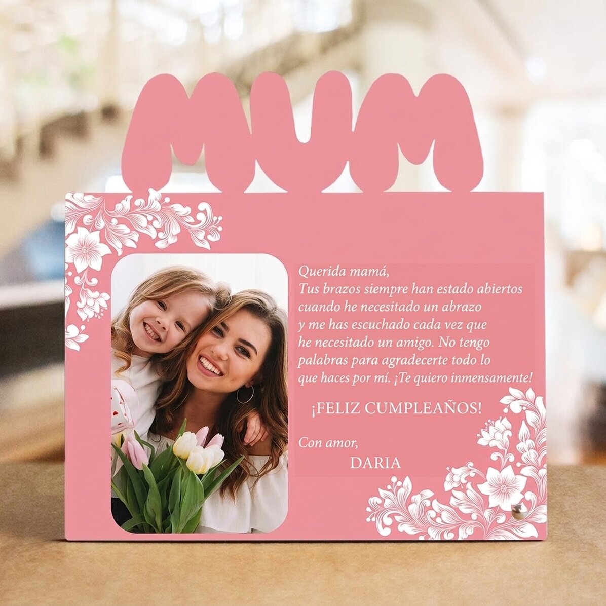 Marco de fotos de escritorio personalizado con foto y texto: ¡Feliz cumpleaños, mamá!