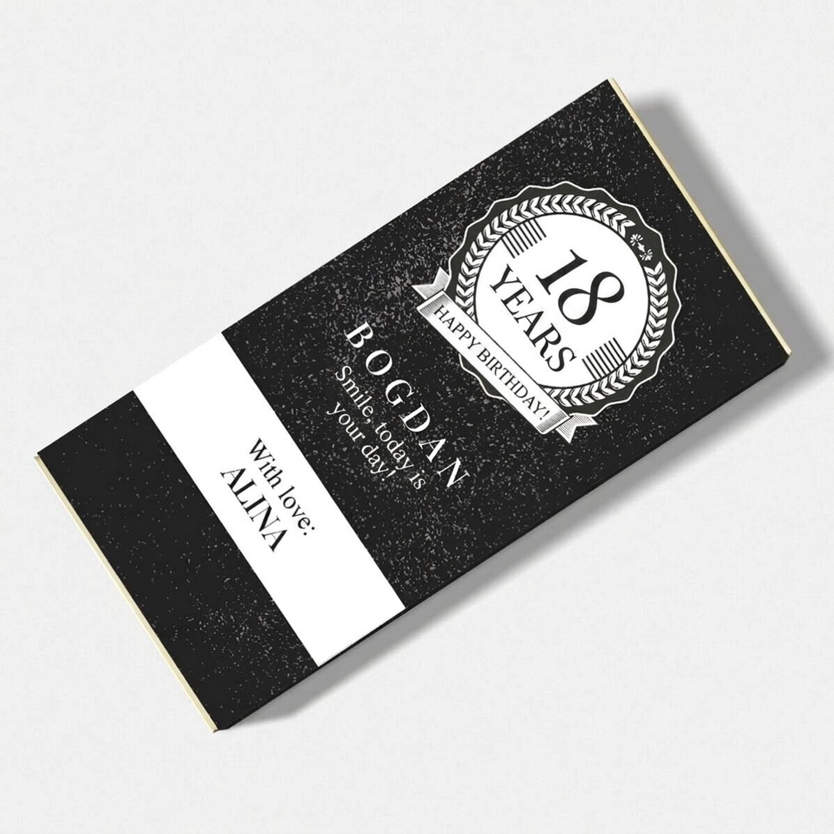 Chocolate personalizado con texto: «Feliz cumpleaños»