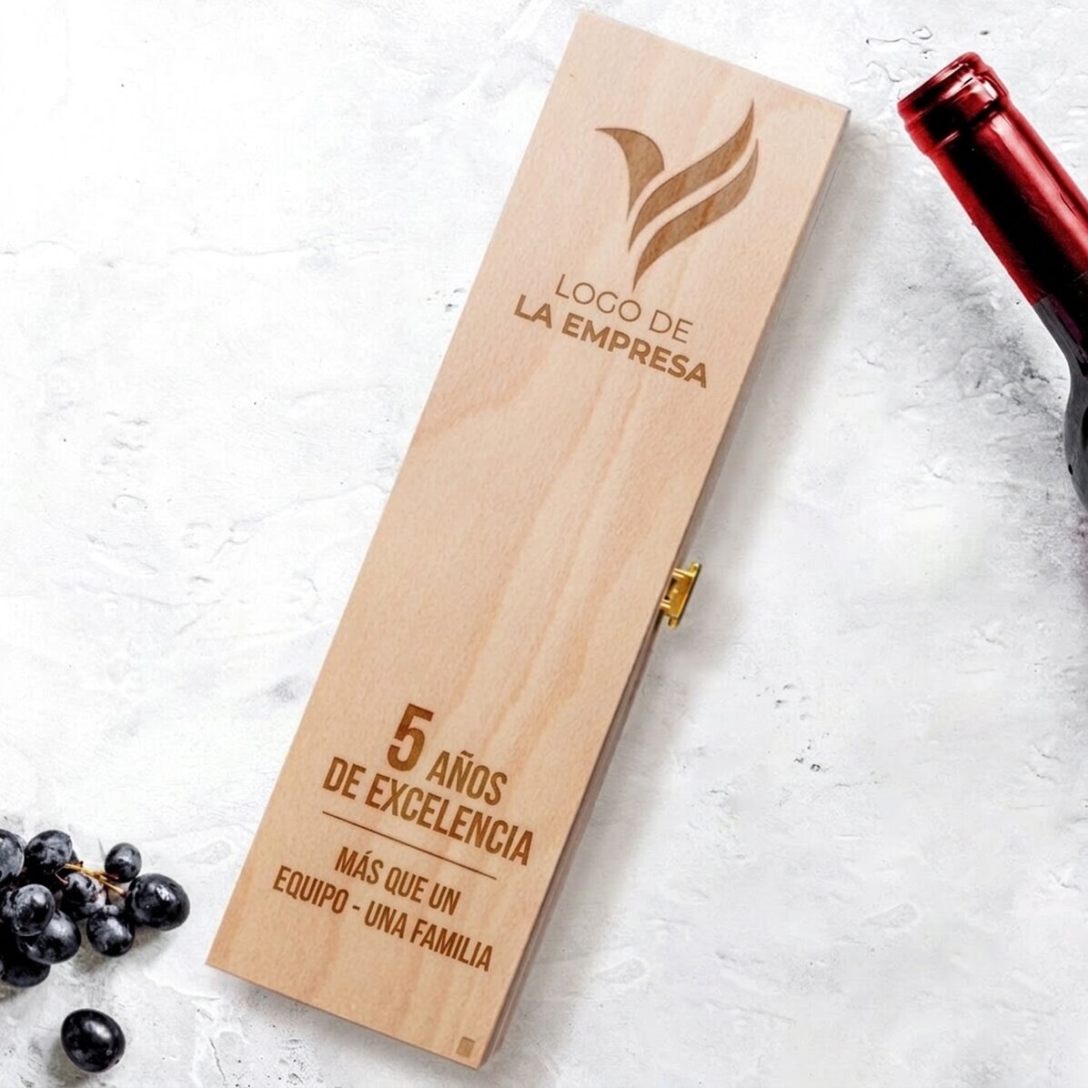 Caja de vino con logotipo y mensaje