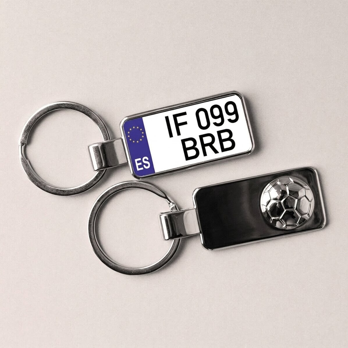 Llavero personalizado con matrícula - modelo de fútbol