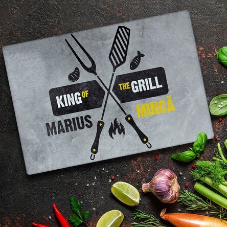 Personalised glass chopping board with text - King of the grill