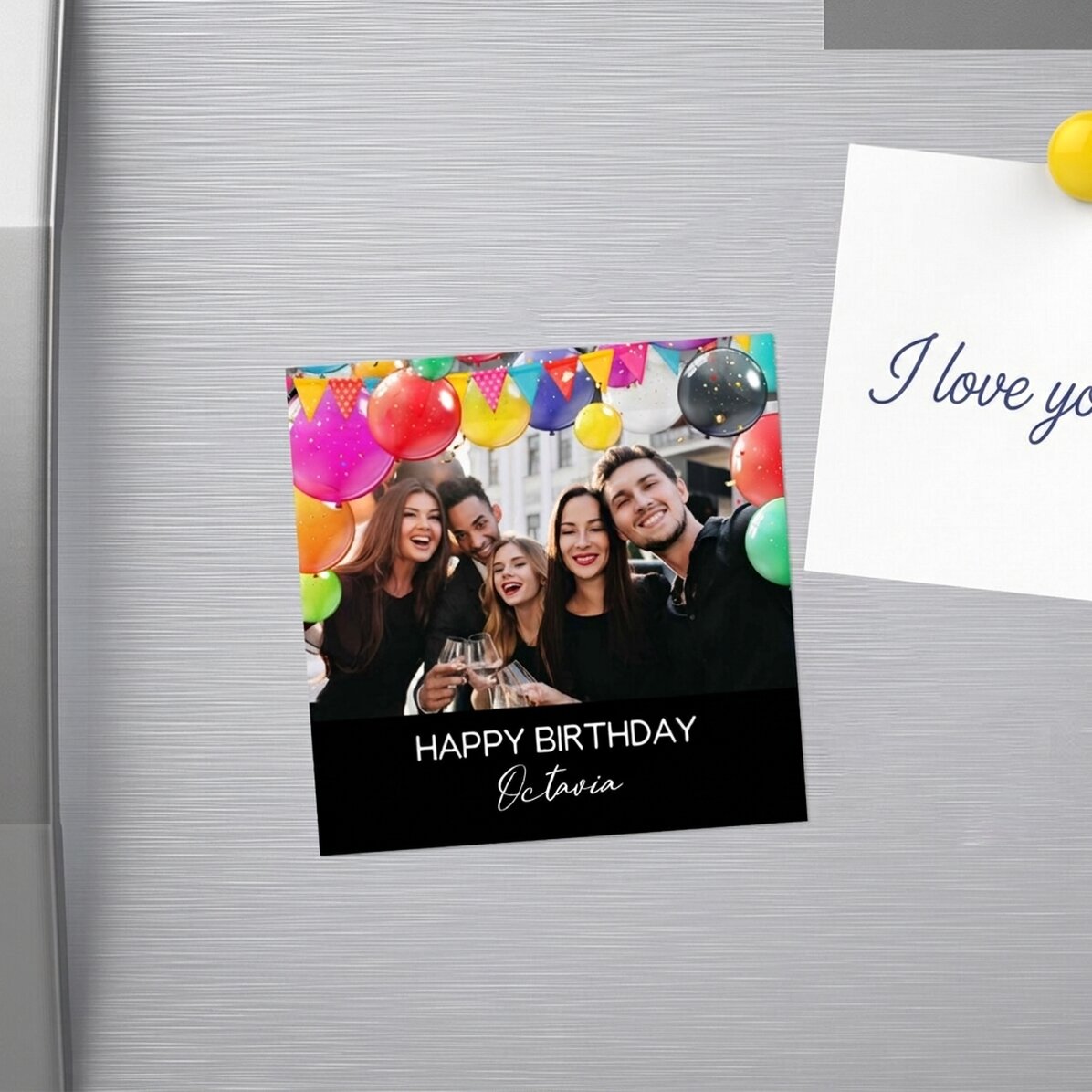 Imán de 10x10 personalizado con una foto y un texto: «Feliz cumpleaños»