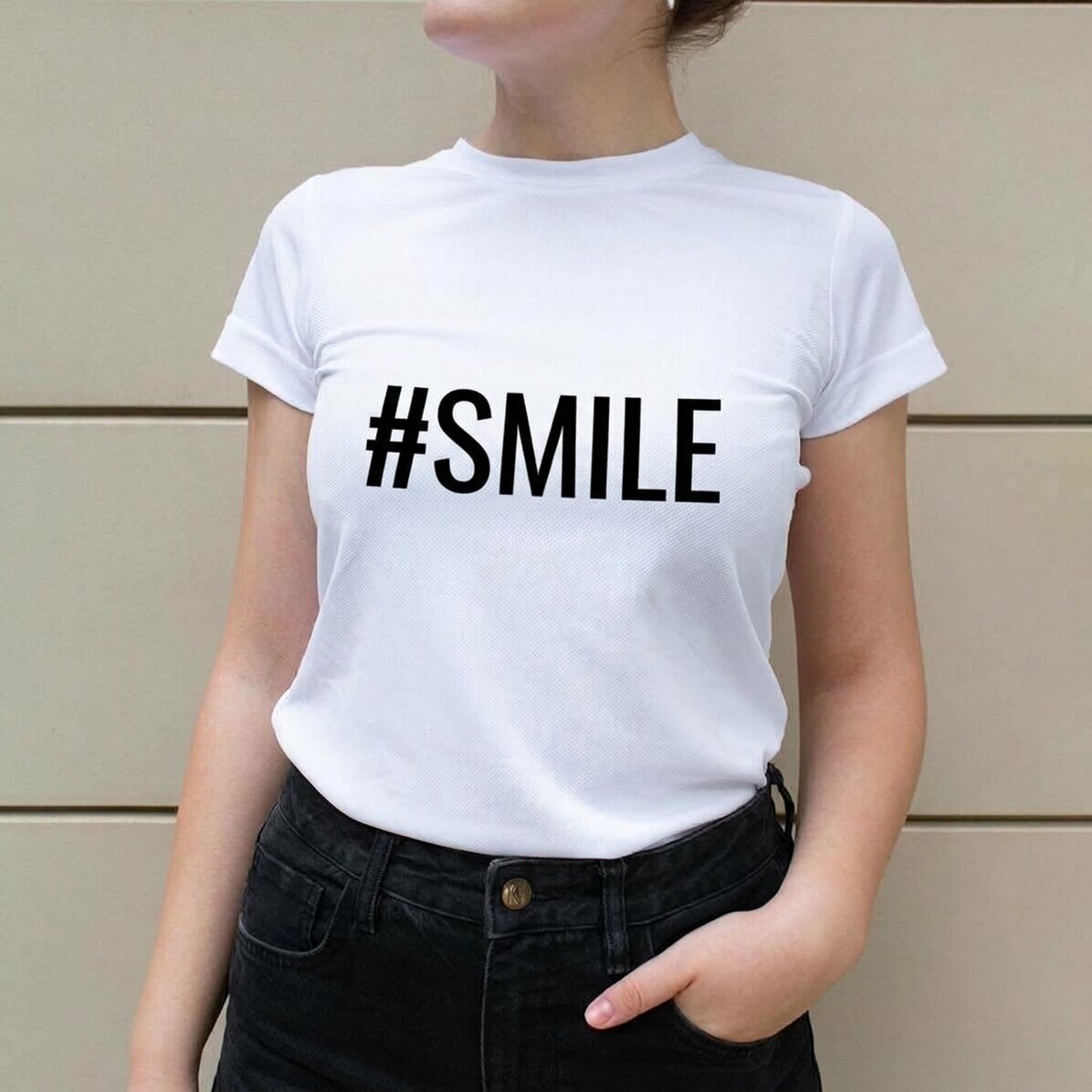 Camiseta deportiva personalizada con texto