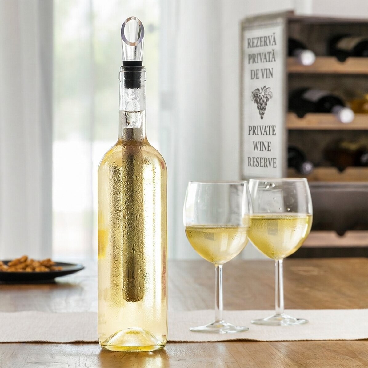 Dispositivo con aireador para enfriar el vino