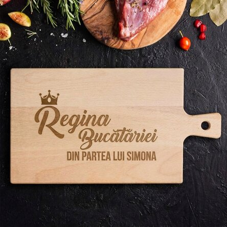 Customised chopping board - Queen of the Kitchen