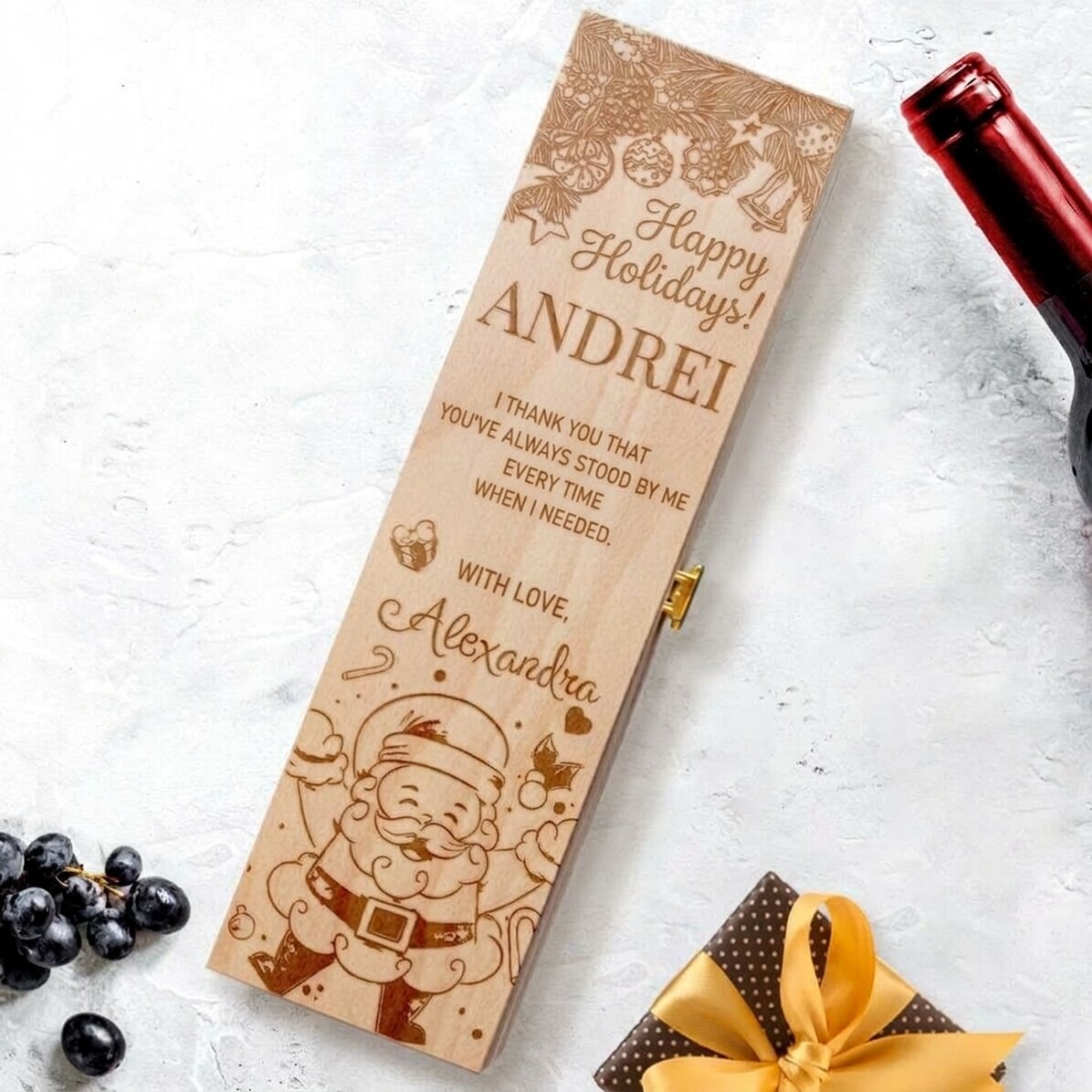 Caja de vino personalizada con un mensaje para la persona más importante: «Felices fiestas»