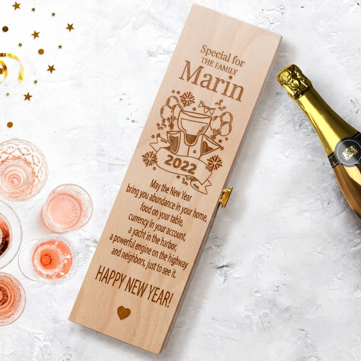 Caja de vino espumoso personalizada con un mensaje para Año Nuevo