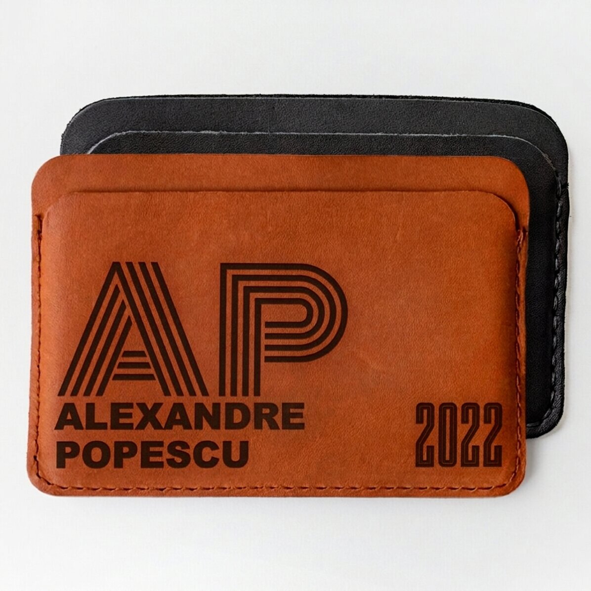 Cartera de piel personalizada con iniciales, nombre y año