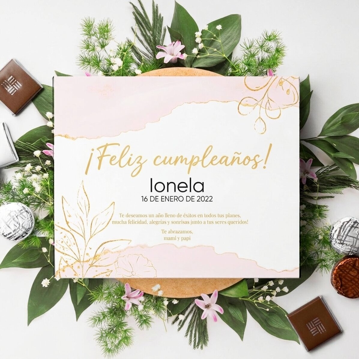 Caja de bombones personalizada con el texto: «¡Feliz cumpleaños!»