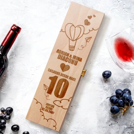 Caja de vino personalizada para el aniversario de boda