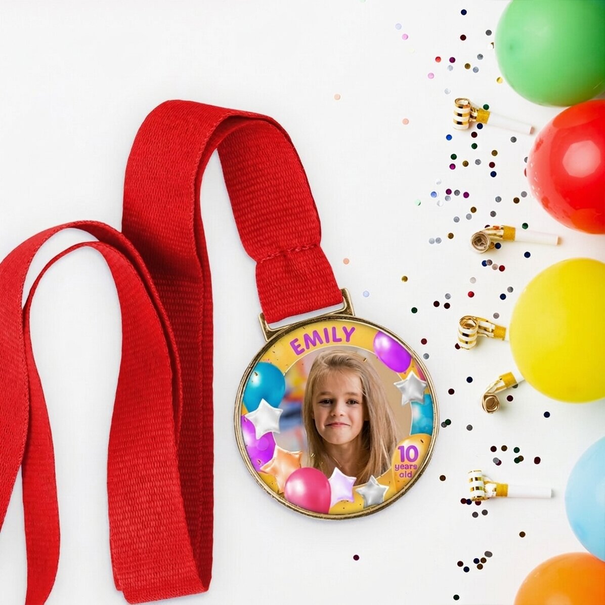 Medalla personalizada con una foto y un texto: «Feliz cumpleaños»
