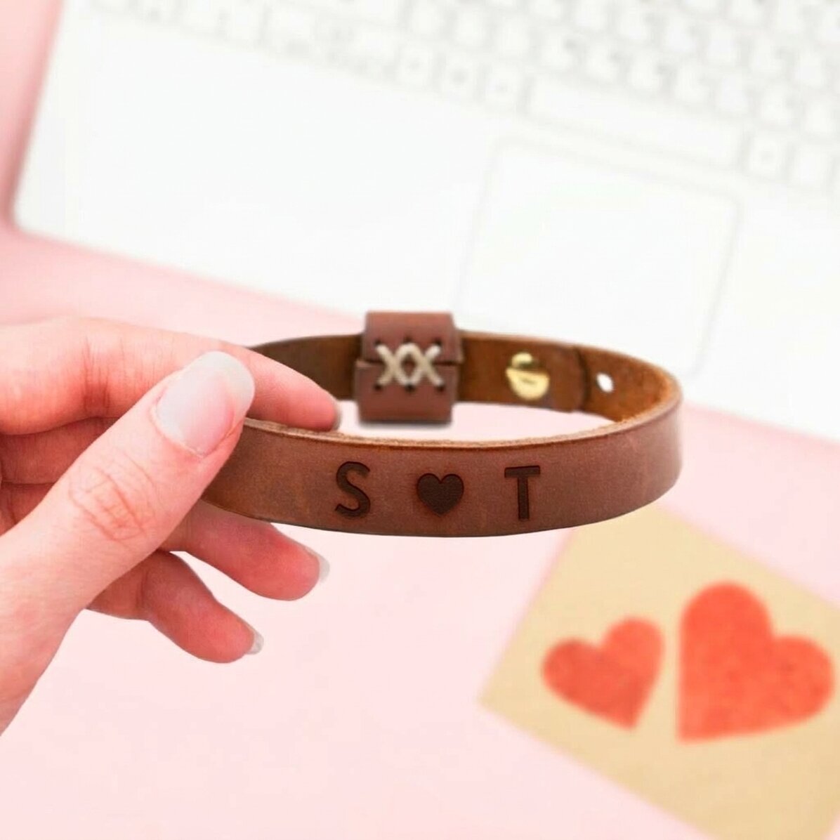 Pulsera de piel personalizada con 2 iniciales - Corazón