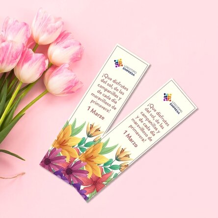 Marcapáginas personalizado con logotipo y mensaje primaveral