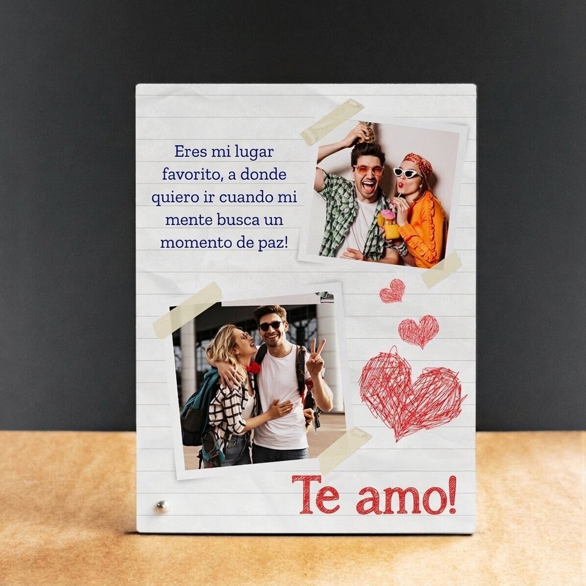 Marco de fotos de escritorio personalizado con 2 fotos y un texto: «¡Te quiero!»