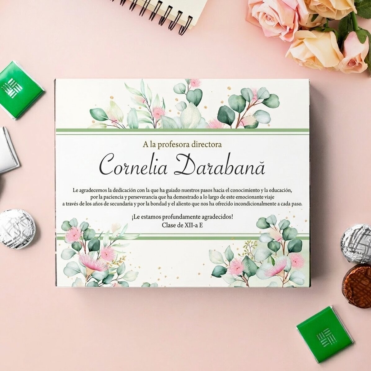 Caja de bombones personalizada con un mensaje de agradecimiento para la tutora