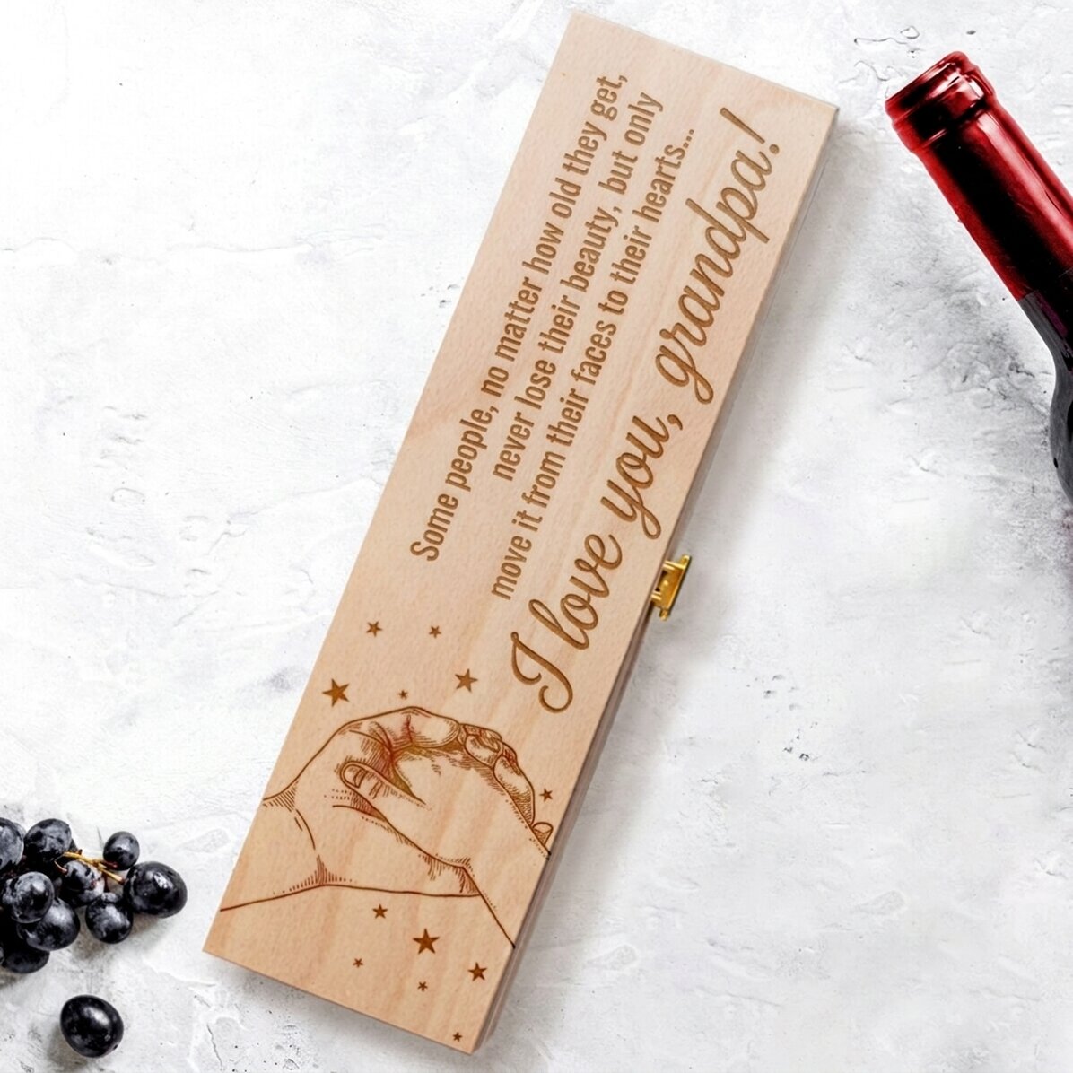 Caja de vino personalizada con un mensaje para el abuelo: «¡Te quiero!»