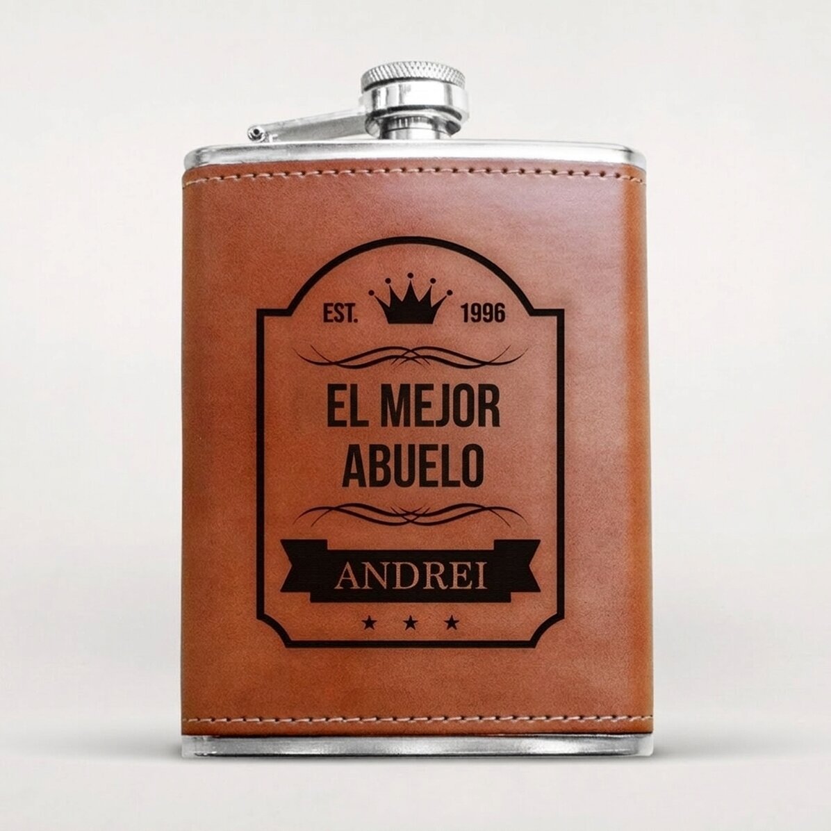Botella de bolsillo forrada en piel y personalizada con texto - La mejor