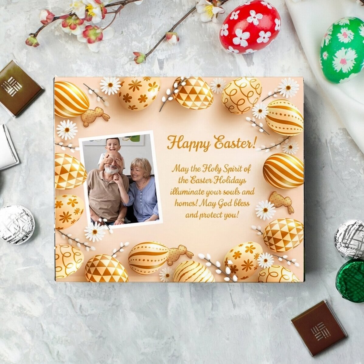 Caja de bombones personalizada con una foto y un mensaje: ¡Feliz Pascua!