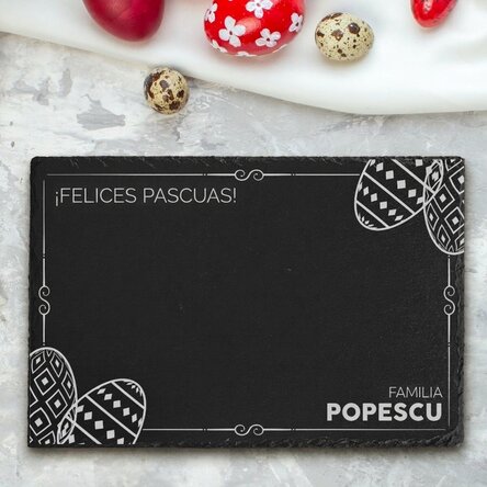 Placa de pizarra grabada y personalizada con texto: «Semana Santa en familia»