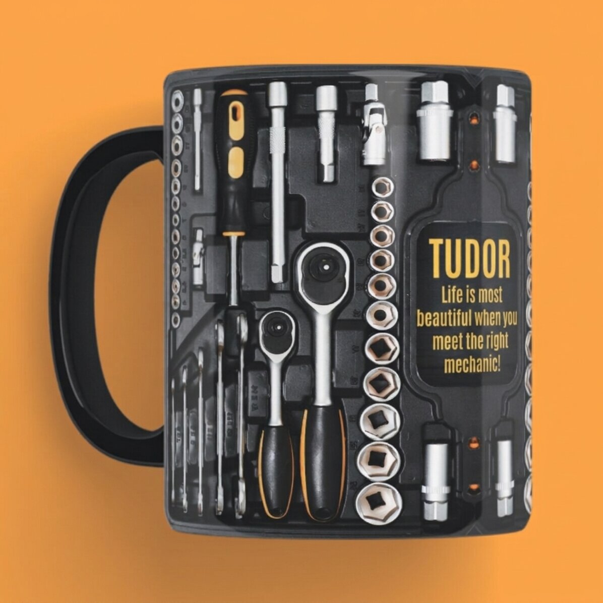Taza negra personalizada con texto para mecánico
