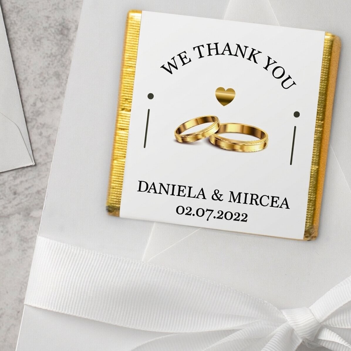 Mini bombones personalizados para recuerdo de boda con texto: «Gracias»