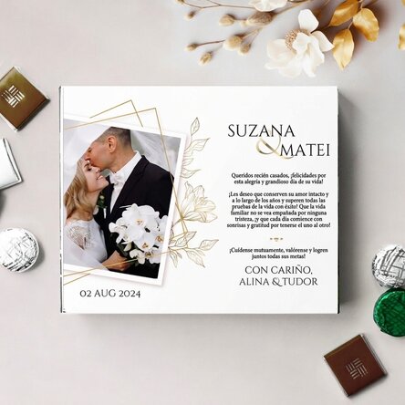 Caja de bombones personalizada con mensaje y foto para los novios