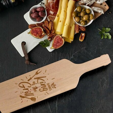 Customised bottle-shaped cheese chopping board - King of the Grill
