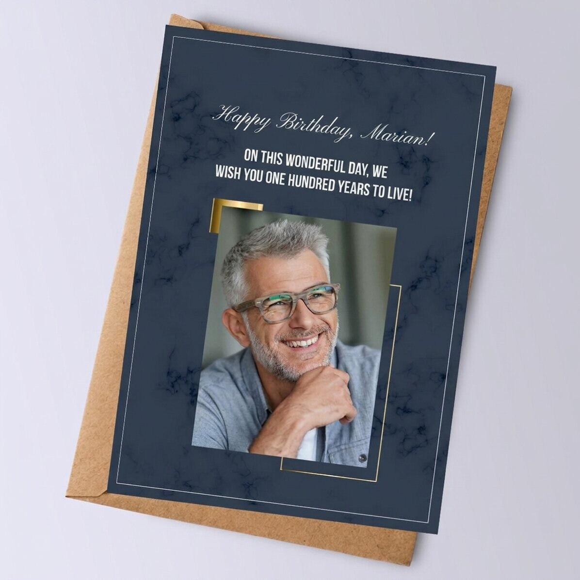 Tarjeta personalizada con una foto y un mensaje para él