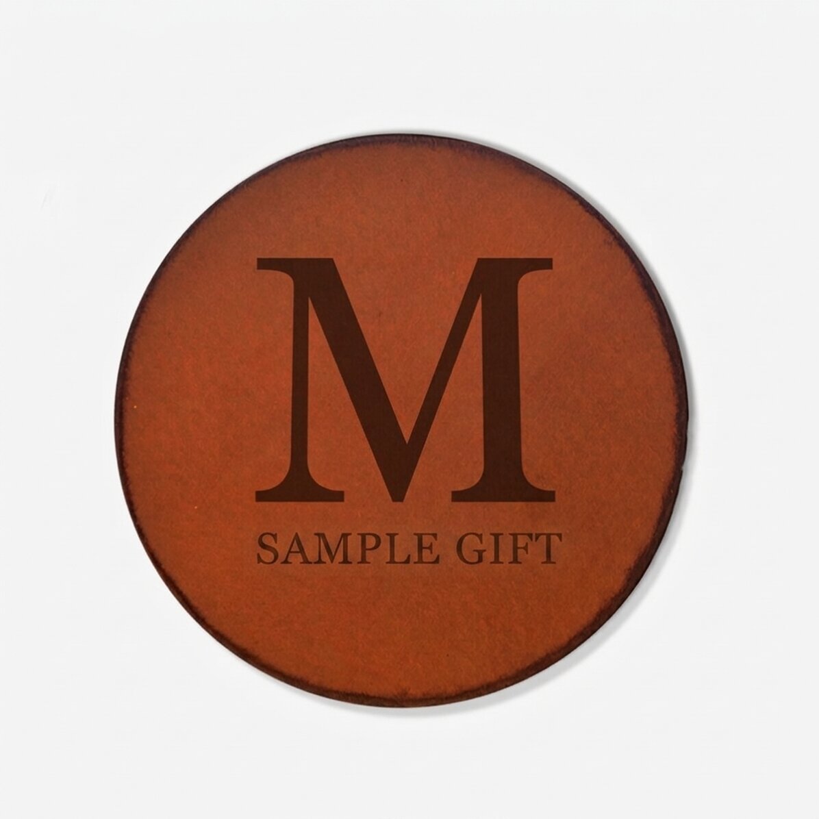 Posavasos de piel personalizado con una inicial y un nombre