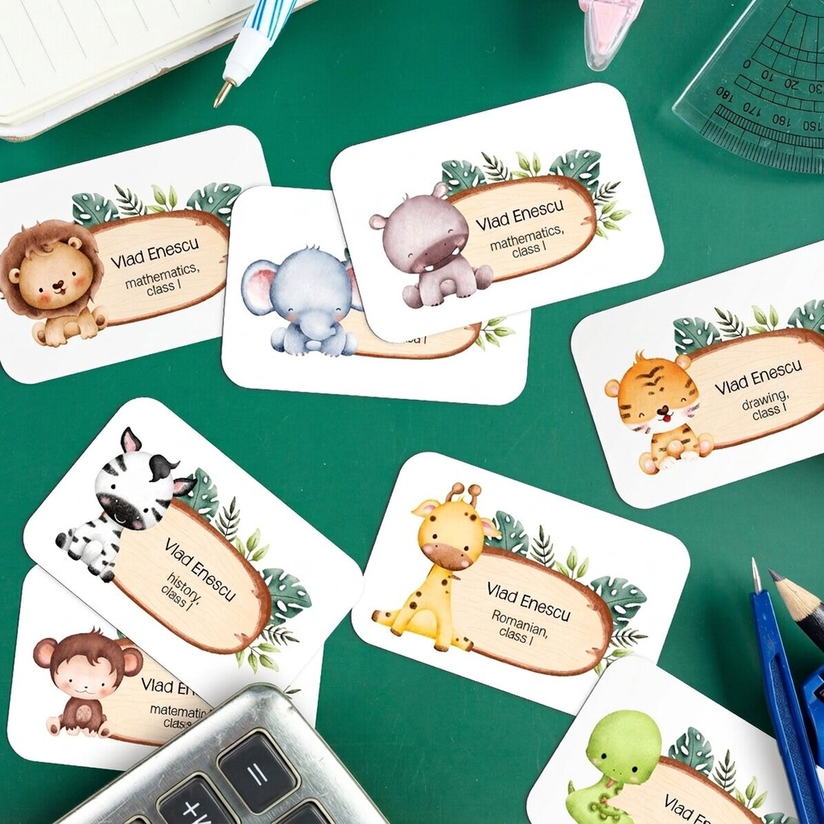 Lote de 8 pegatinas (etiquetas autoadhesivas) personalizadas para el colegio con texto: «Animalitos»