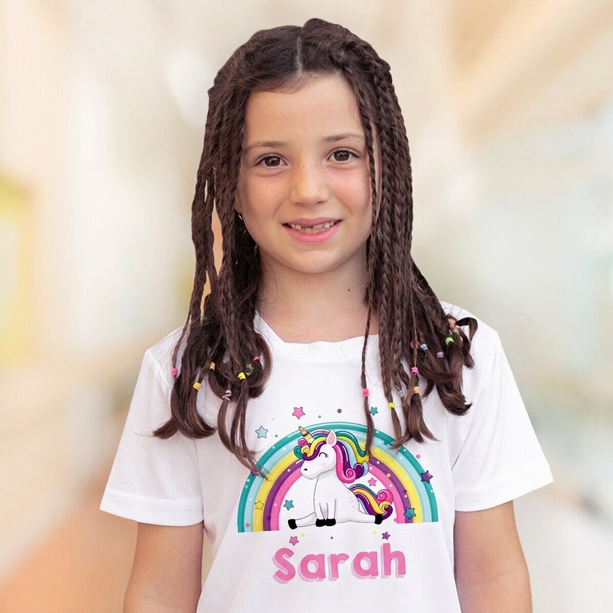 Camiseta deportiva para niños personalizada con nombre: unicornio y arcoíris