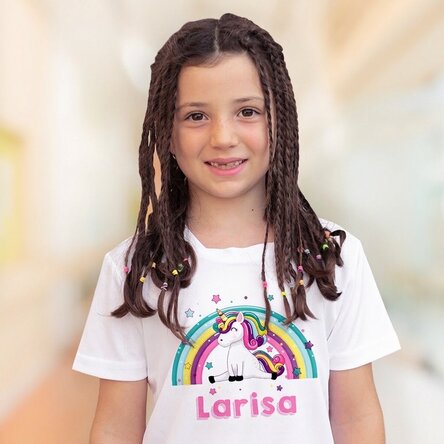Camiseta deportiva para niños personalizada con nombre: unicornio y arcoíris