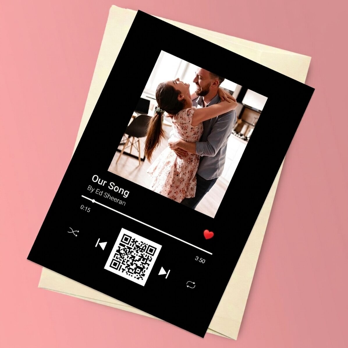 Tarjeta magnética personalizada con una foto, texto y código QR - Nuestra canción